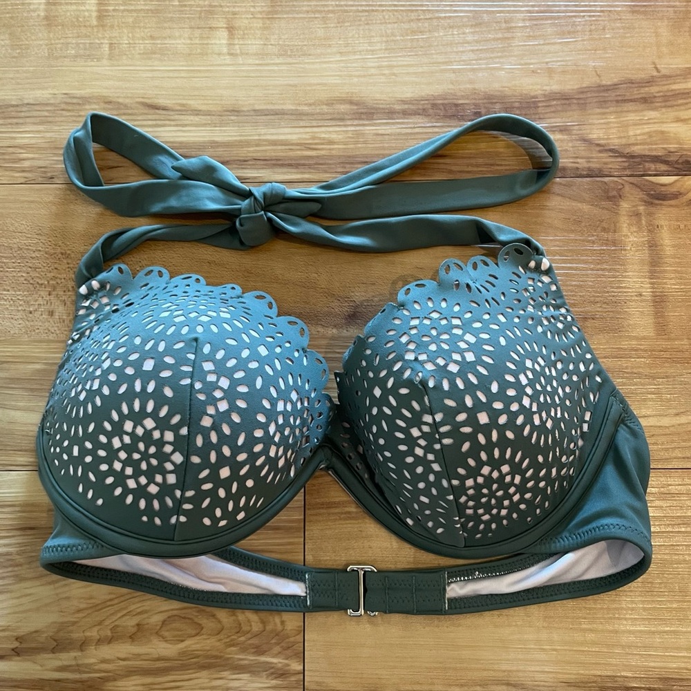 Shade & Shore | Green Patterned Bikini Top - Picture 1 of 4